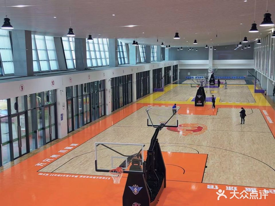 小飞侠联创篮球馆