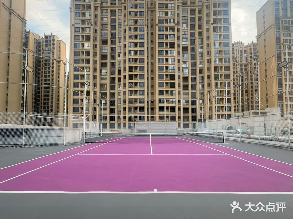 茂名爱琴海购物公园网球场(茂名开发区店)