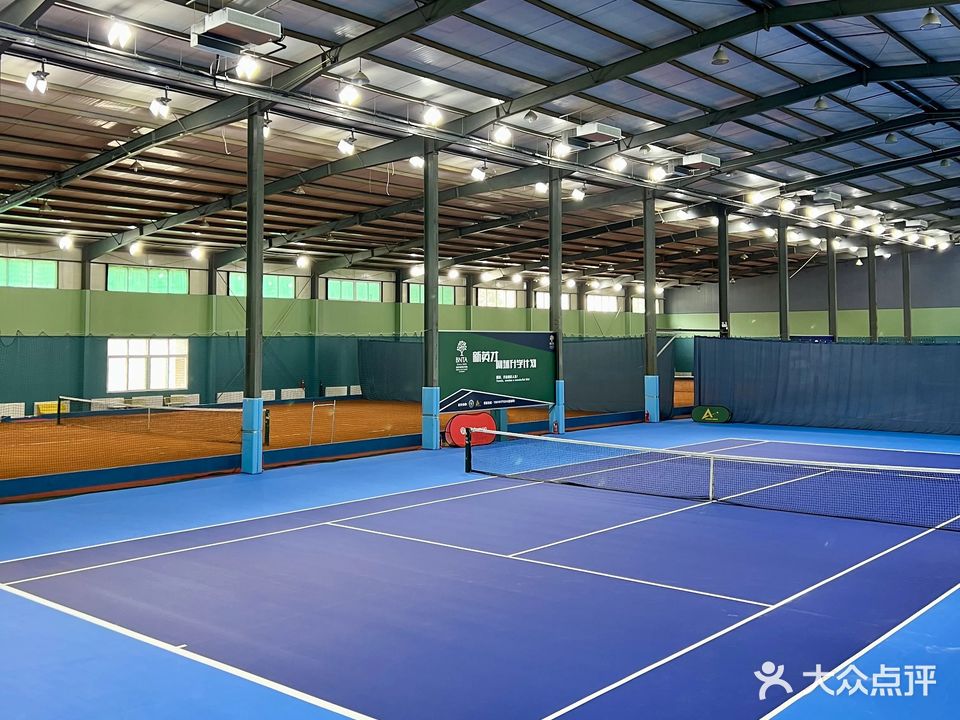 爱斯必赢-罗马湖网球馆