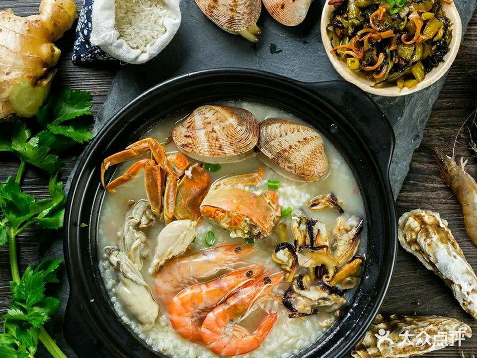 齐氏风味砂锅居·面·麻辣烫(万乐福购物广场店)