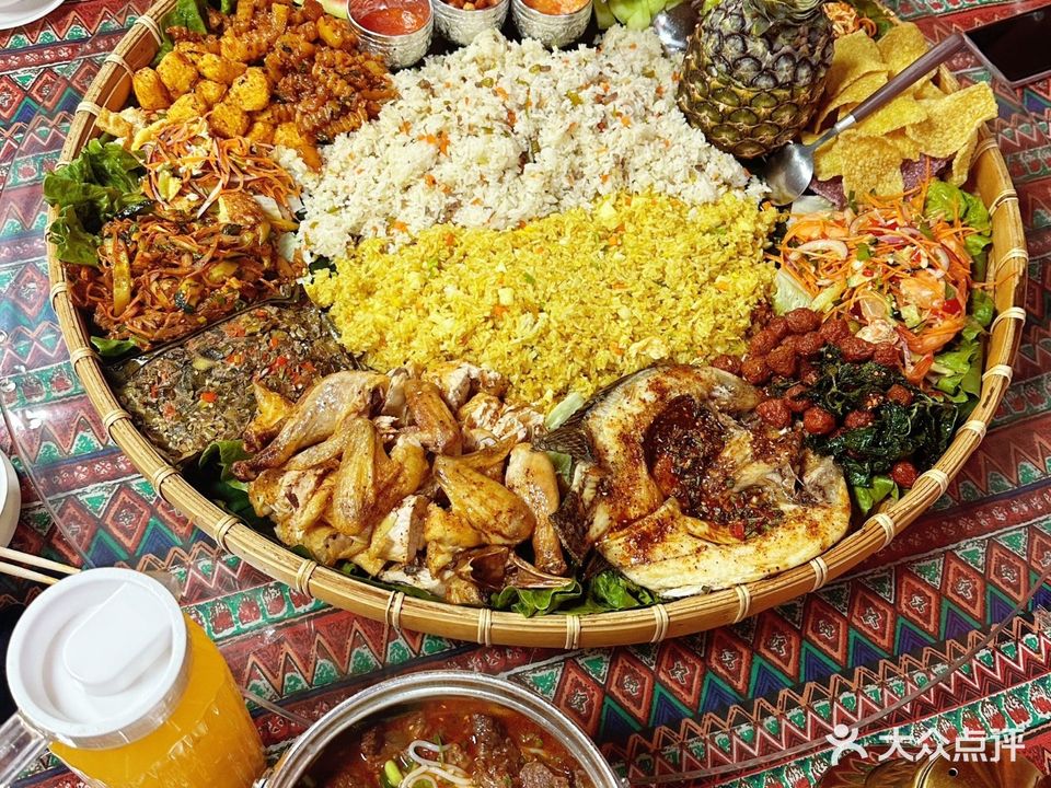 景洪伊曼清真餐厅孔雀宴炒菜