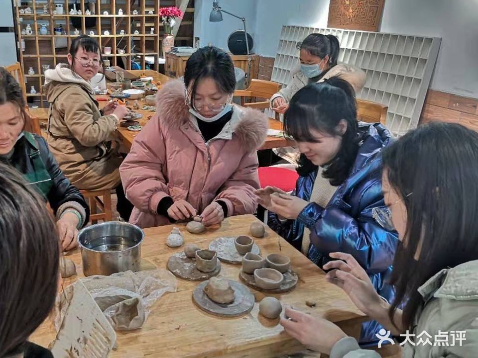 亚文陶吧(鸿威·东方丽景店)