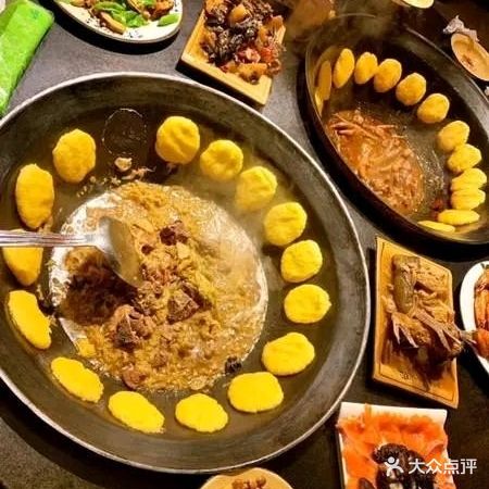 兴隆屯铁锅炖·东北菜(平湖店)