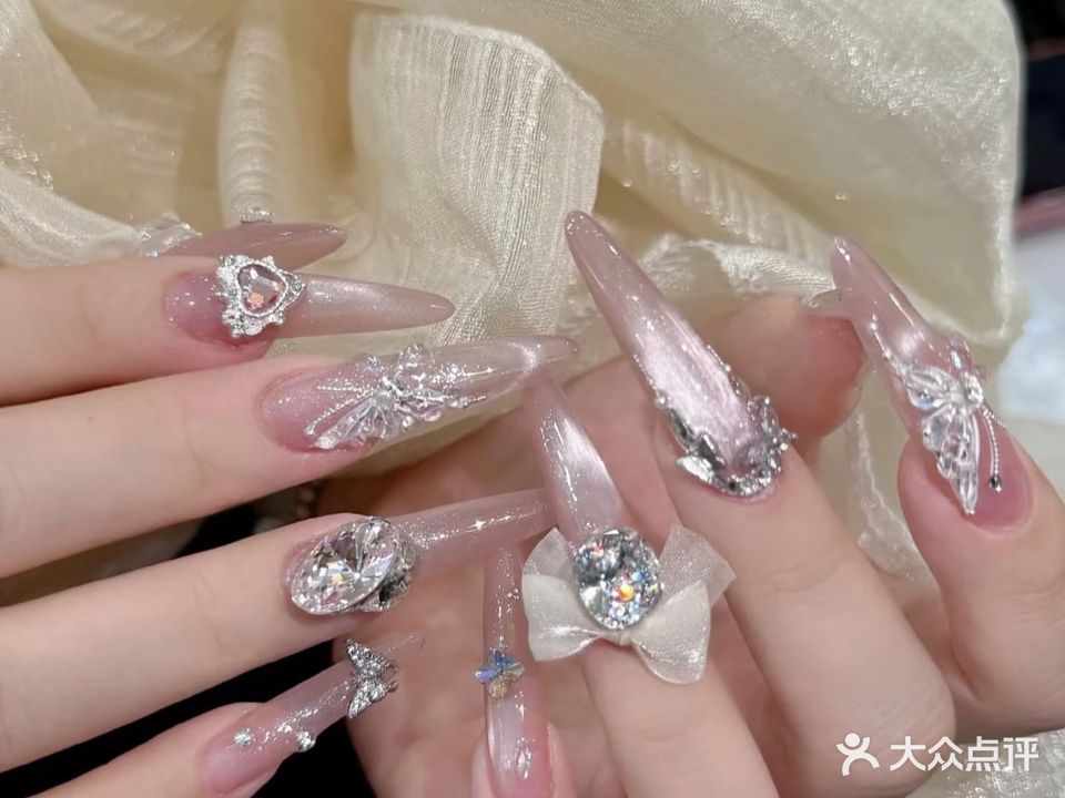 花禧·纹绣美甲美睫(钦州新城吾悦广场店)