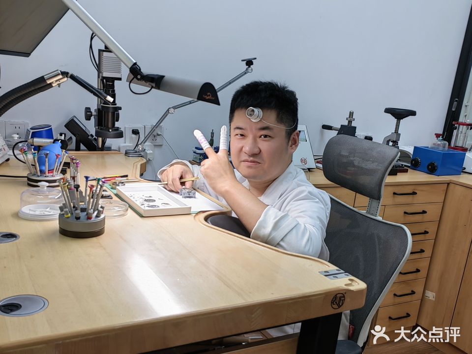 时韵手表维修(高价回收手表)