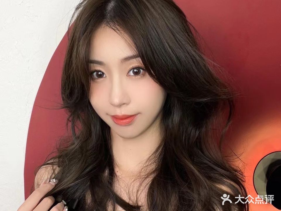 伊诺美发沙龙(东信店)