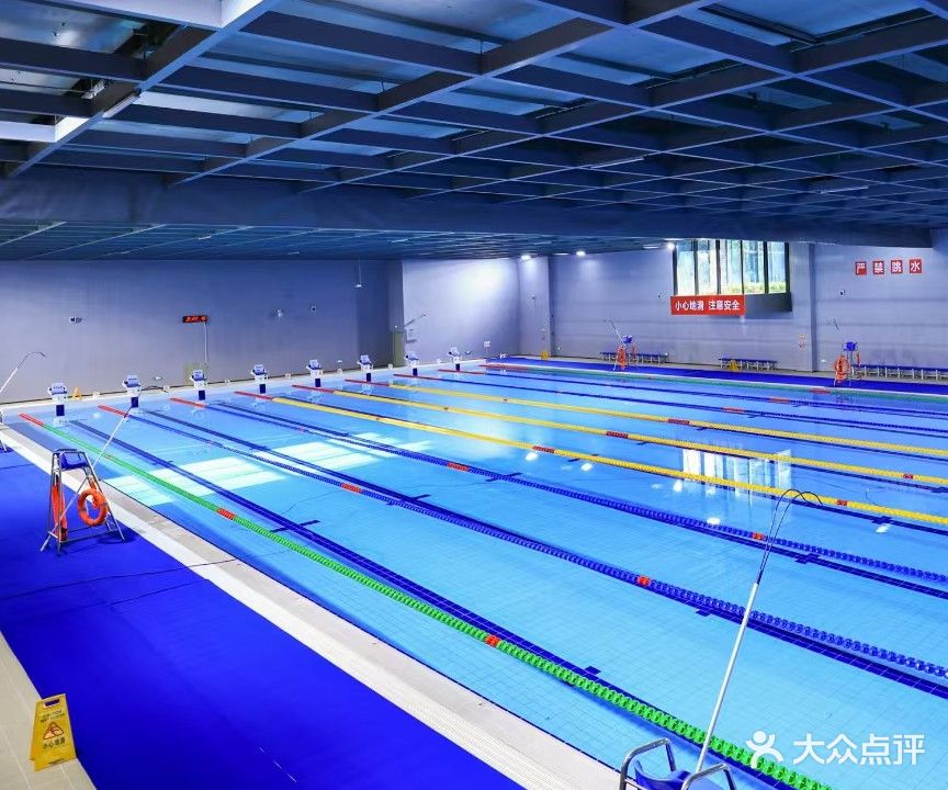 红花山体育中心游泳馆
