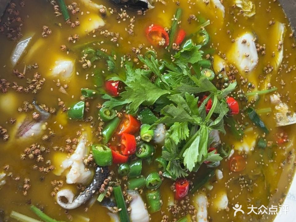 胜火青花椒鱼铜锅老火锅