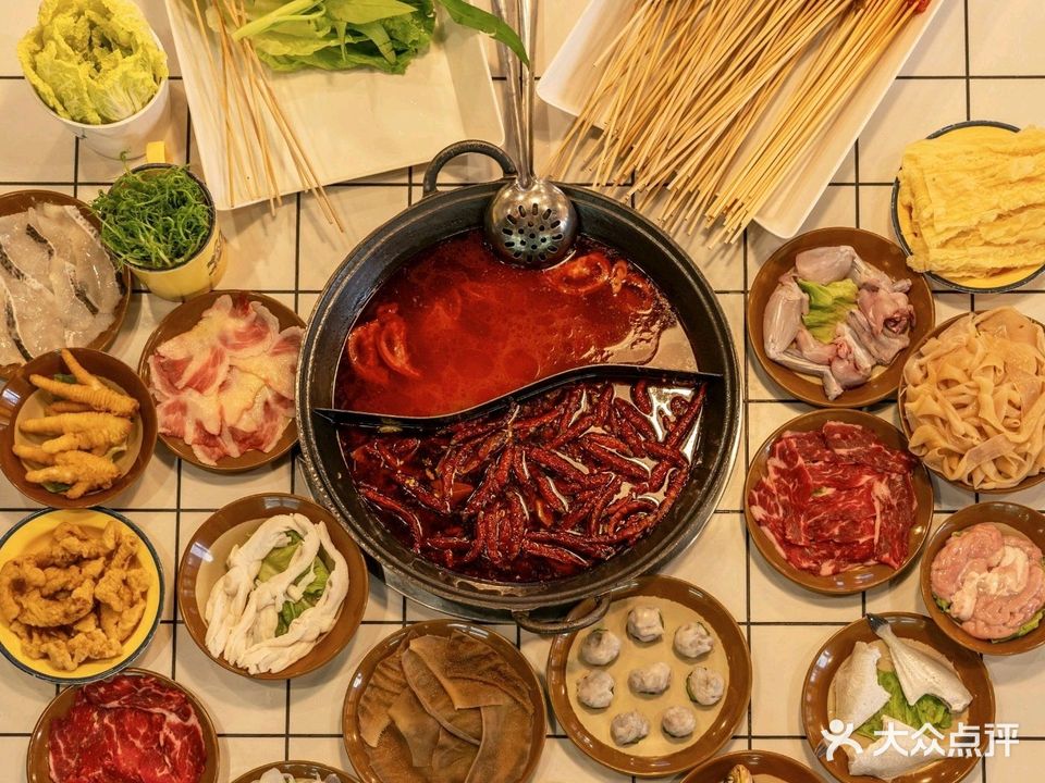 六婆串串香(共和店)