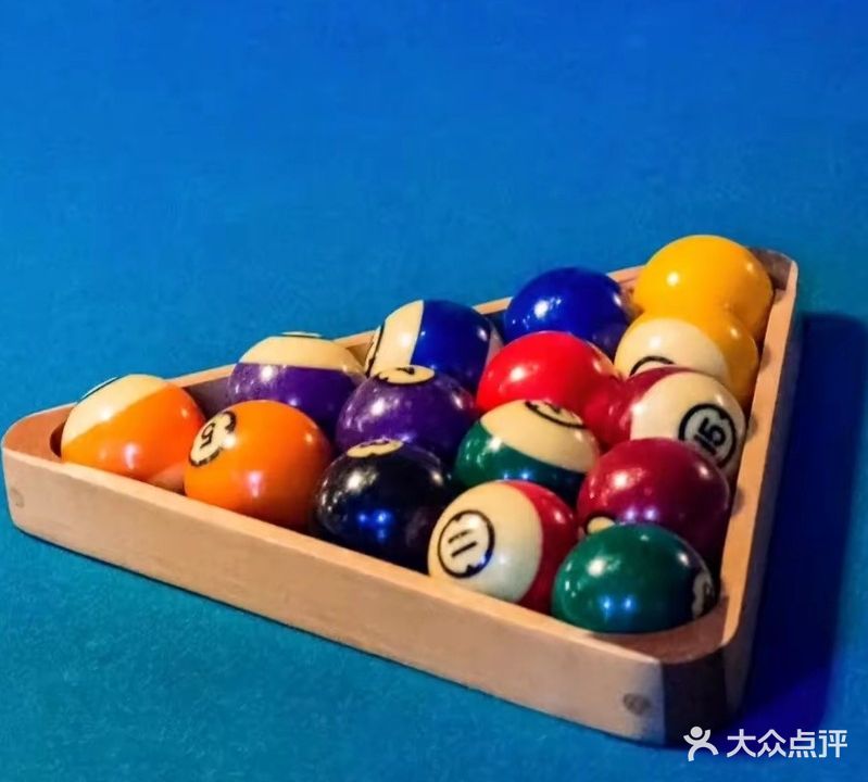 准八台球俱乐部