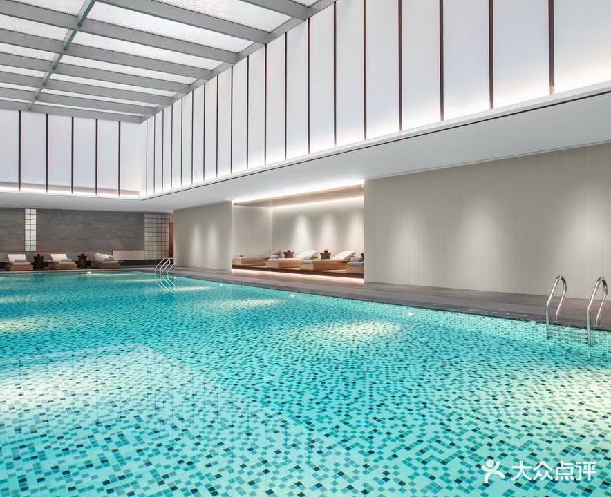 保利皇冠假日酒店-游泳健身中心