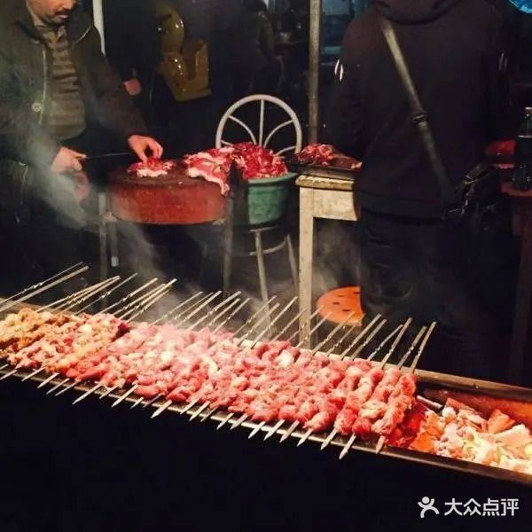 清真新疆饭店兄弟烧烤(长清路店)