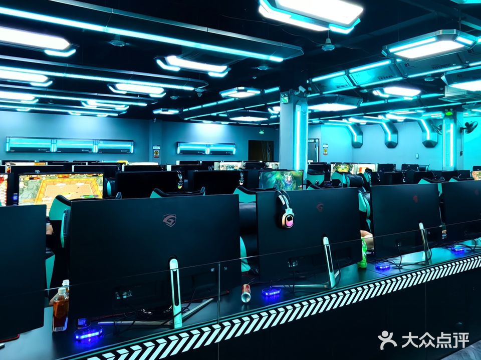 金刚电竞(新佰联购物广场店)