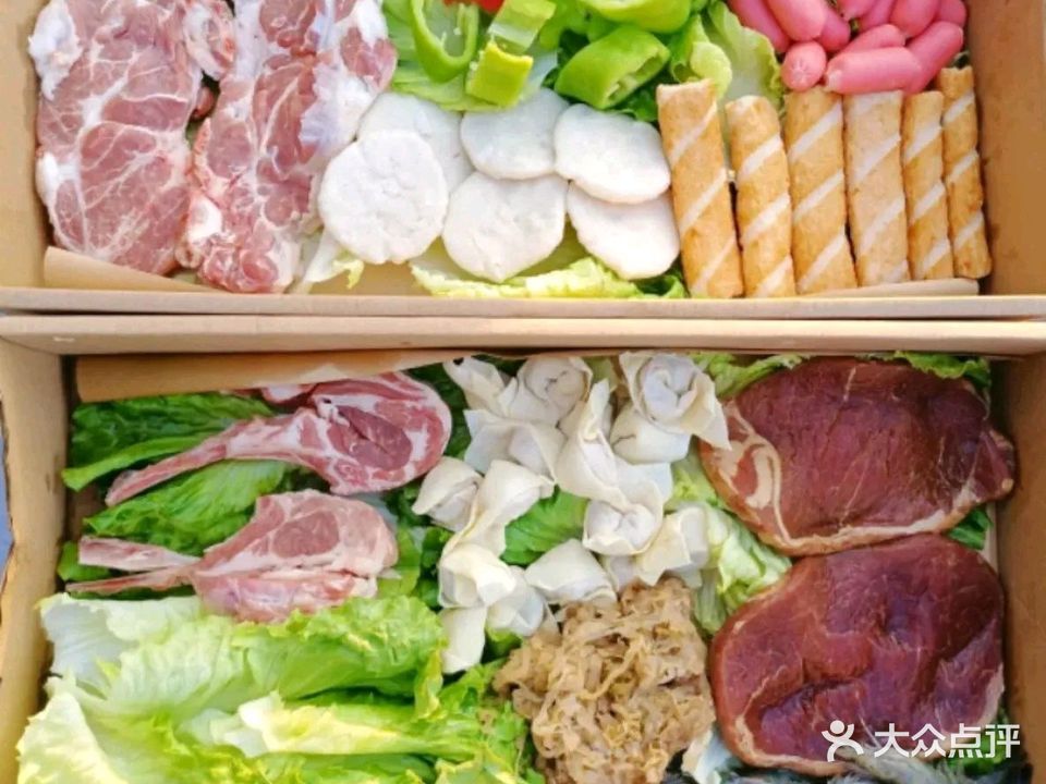 夕阳环月海边烤肉营地