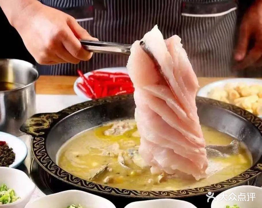 青葱仔·椒麻活鱼·猪肚鸡(静安路店)