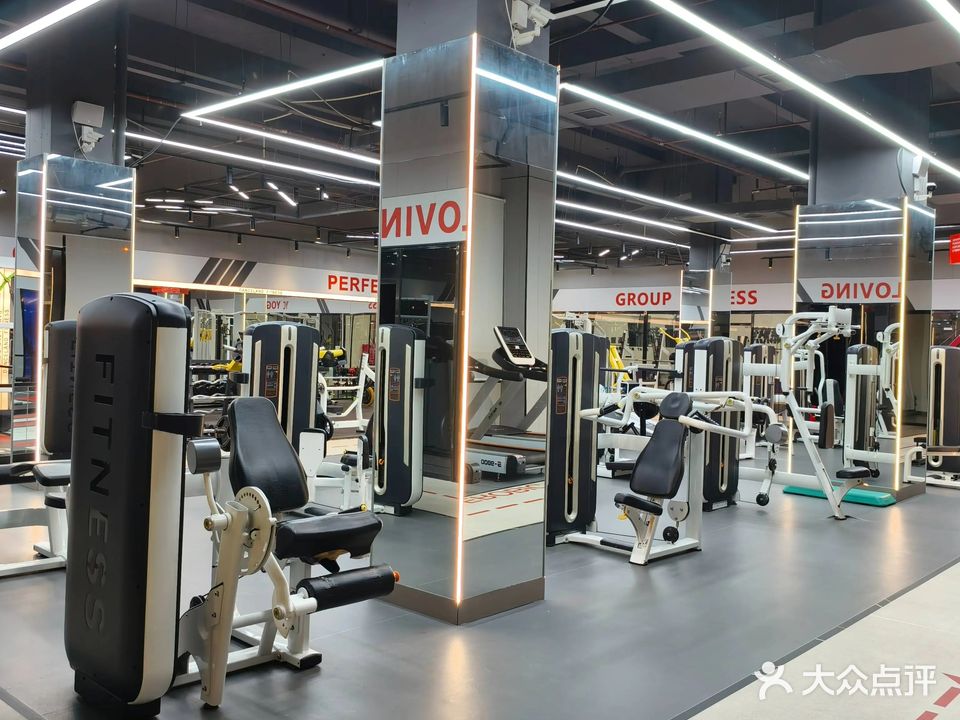 鑫动游泳馆(江华动岚健身第二分店)