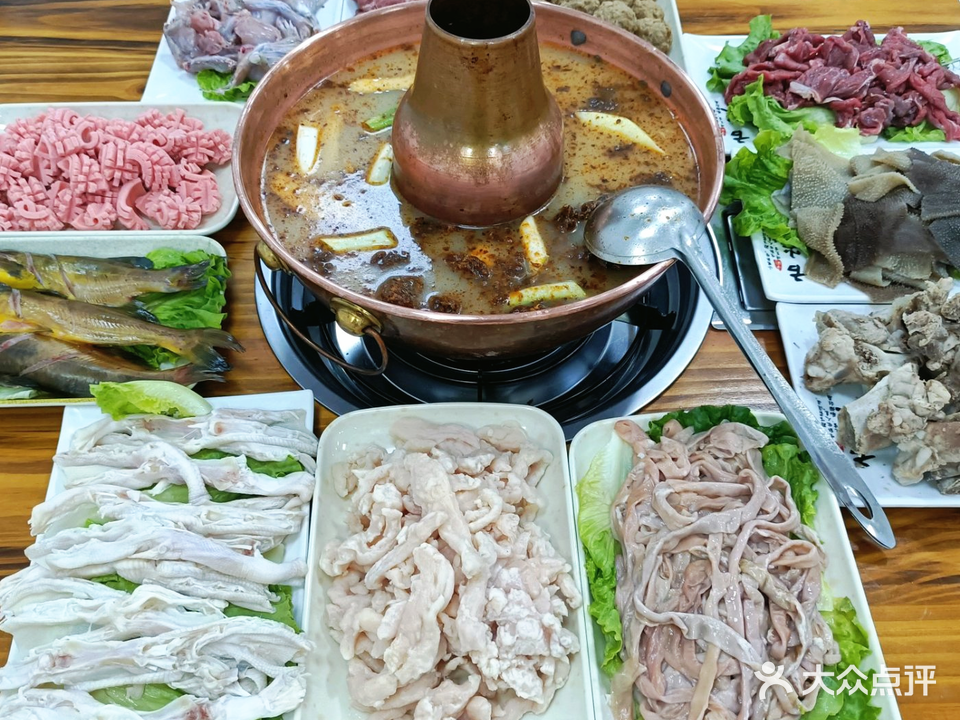 阿元烧烤碳锅铜锅涮龙虾店