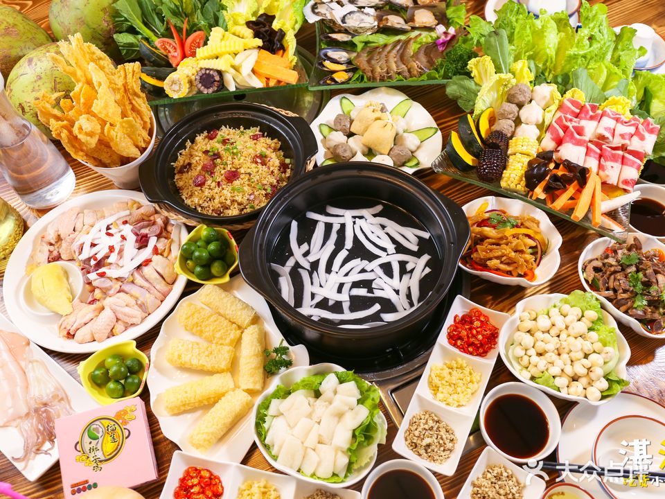 椰园四季椰子鸡(霞山店)