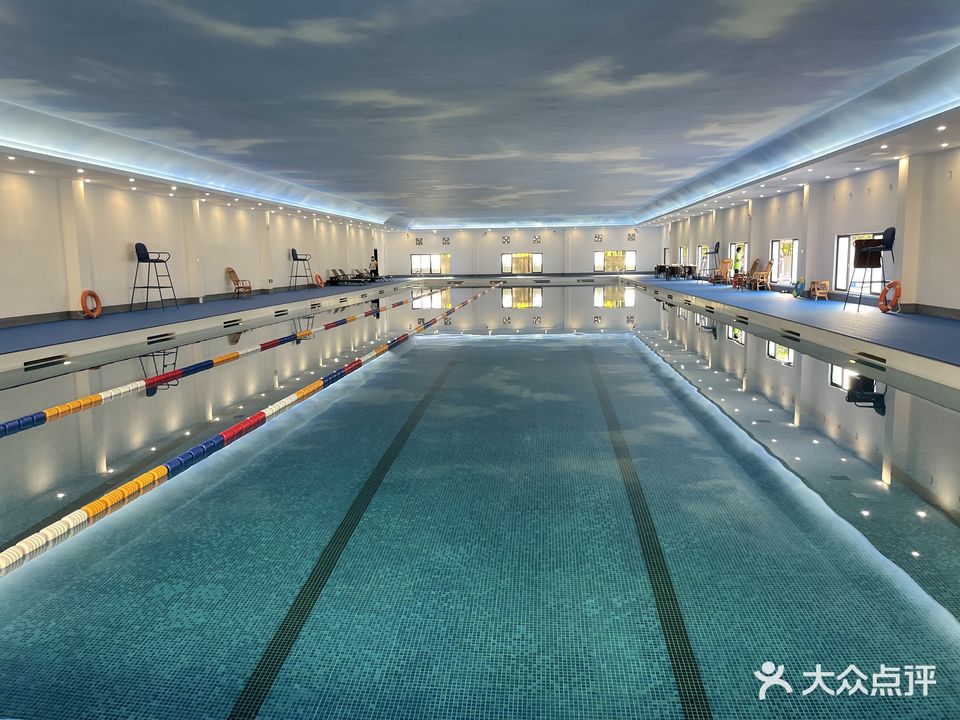 南山恒温游泳馆