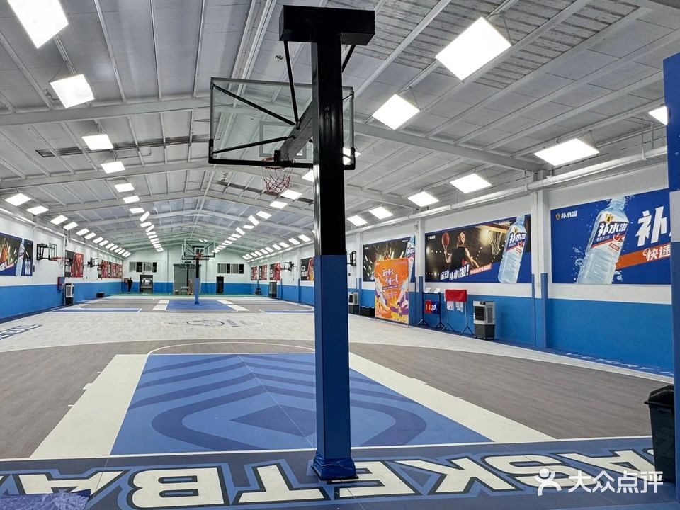 深圳市奥小新篮球,羽毛球运动中心(宝龙校区)