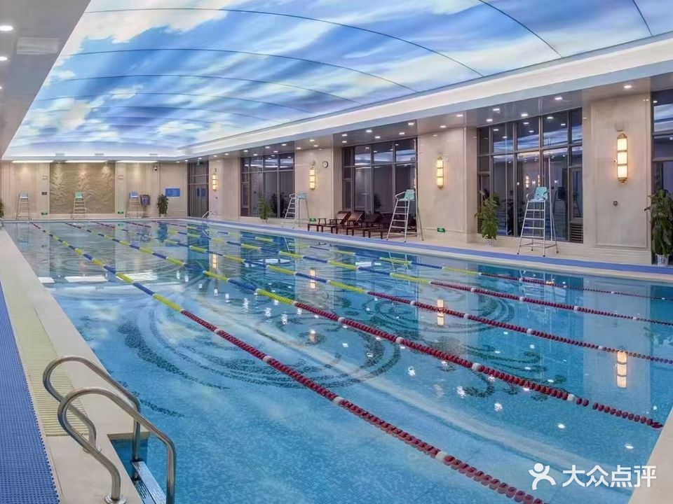 飞鲨体育游泳健身俱乐部