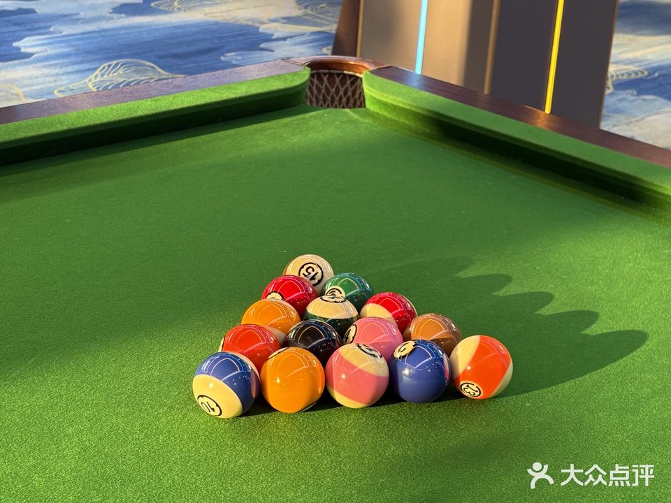 夏日台球俱乐部