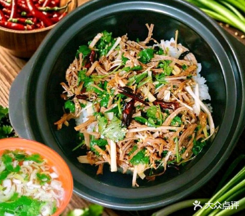 伊美味牛肉汤饭(清真美食街店)