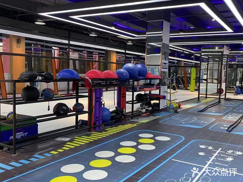 豪尔仕游泳健身俱乐部