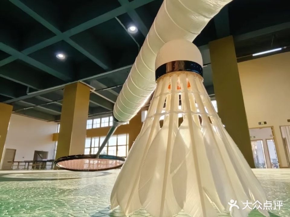 风尚羽毛球蓝球综合运动馆