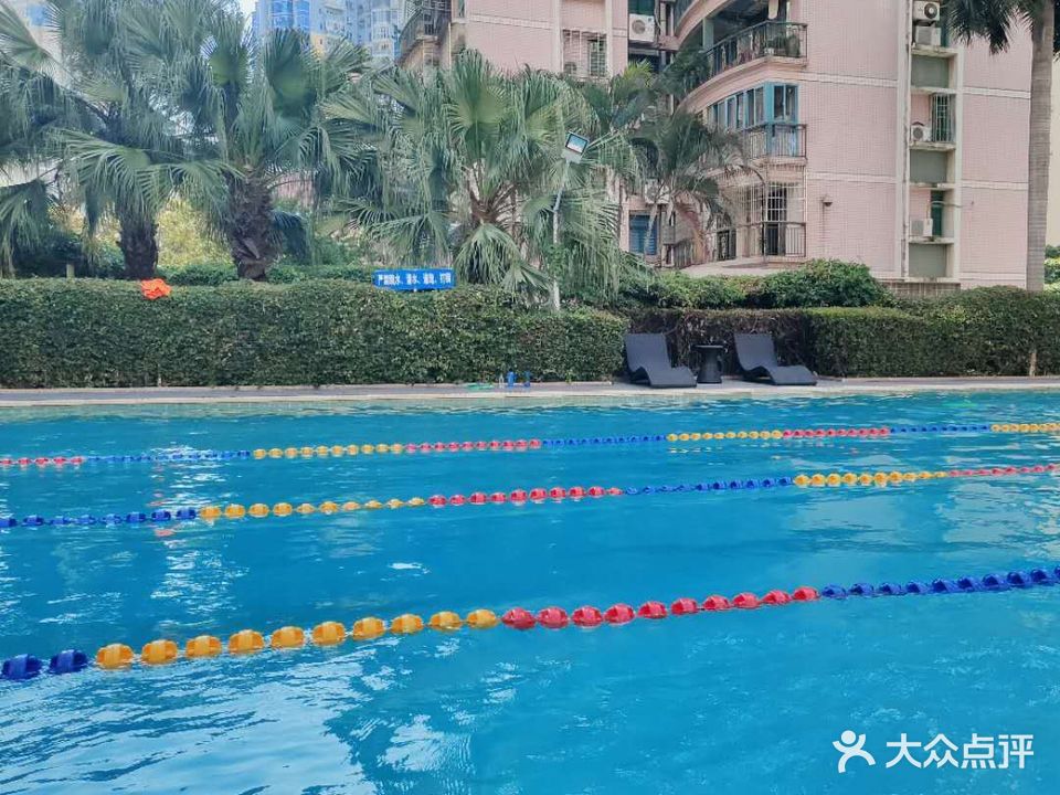 鹭江新城游泳池