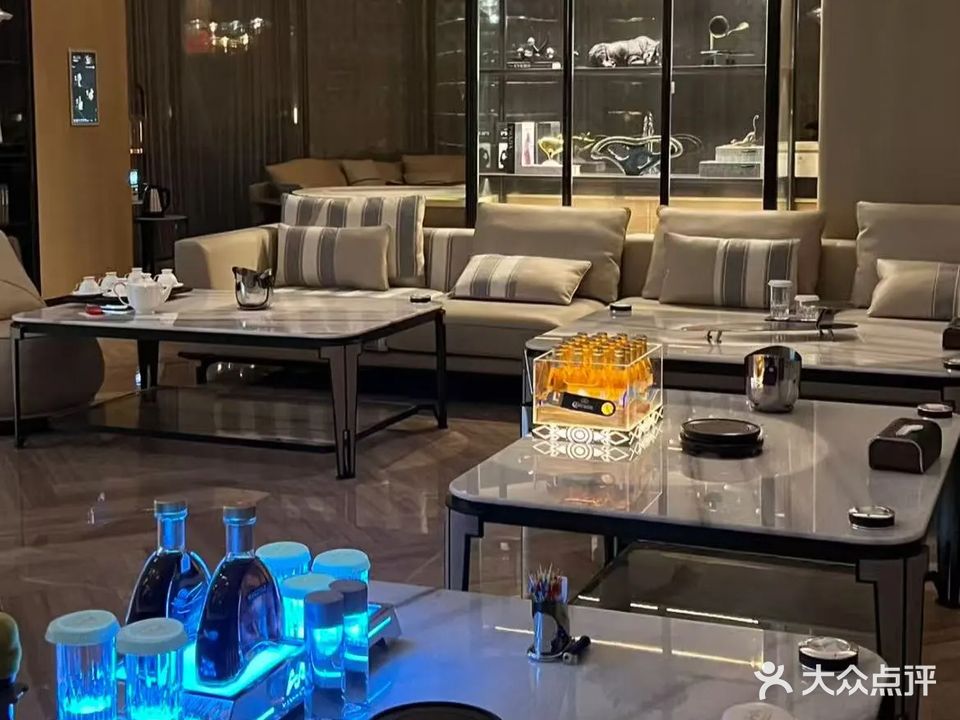 鑫鸿运量贩式KTV(湘潭岳塘万达广场店)