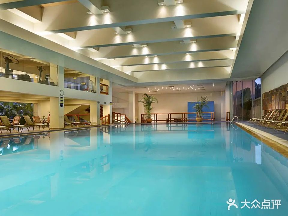 东莞御景湾湖畔酒店室内恒温泳池