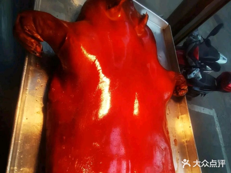 隆发烤乳猪店