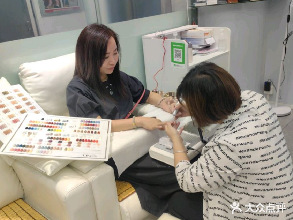 阿桐美容美甲(珠海口岸购物广场店)