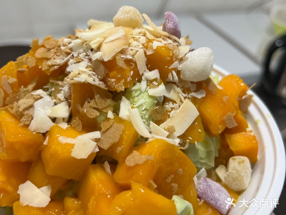 何记六喜刨冰铺