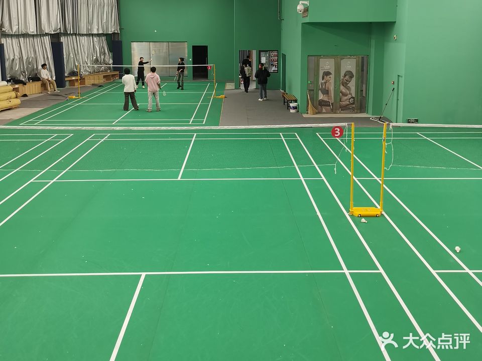 吉安天虹影羽羽毛球馆