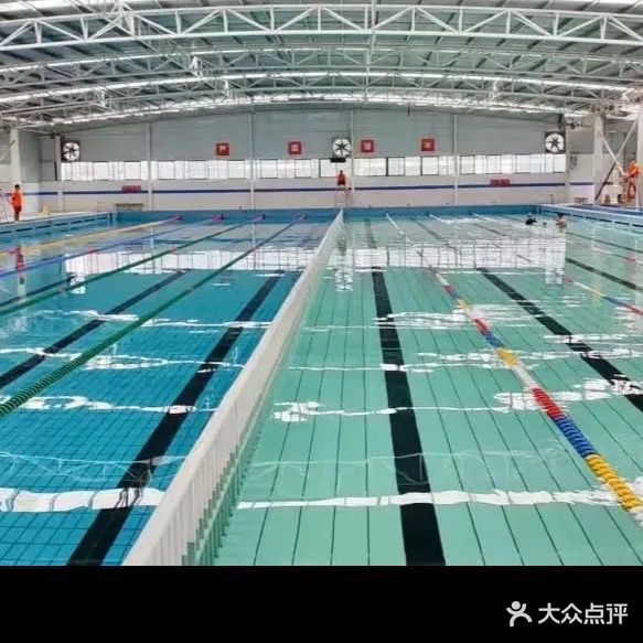 仲恺恒温游泳馆