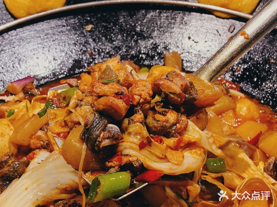 益强红遍天柴火鸡自助酱大骨