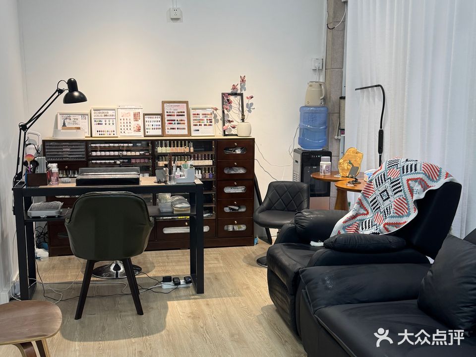 莉娜Nail美甲美睫