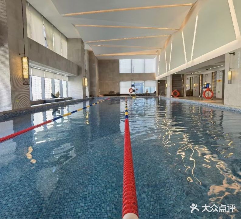 瑞立滨海酒店游泳馆