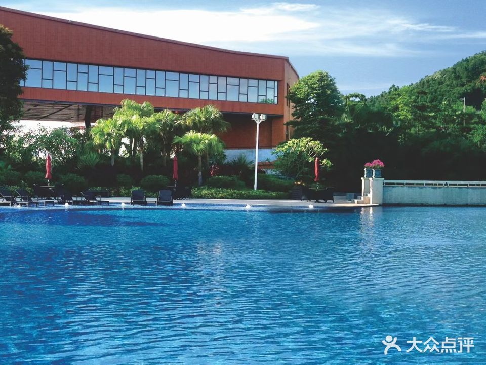 星河丹堤会所游泳馆