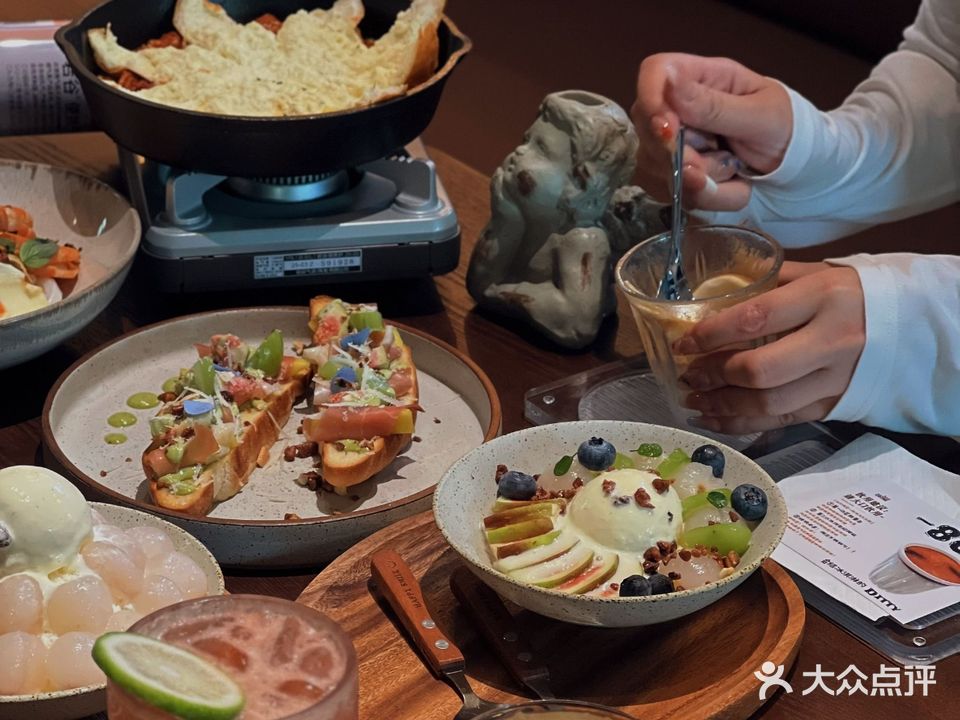 卡木创意餐厅(彰泰红店)