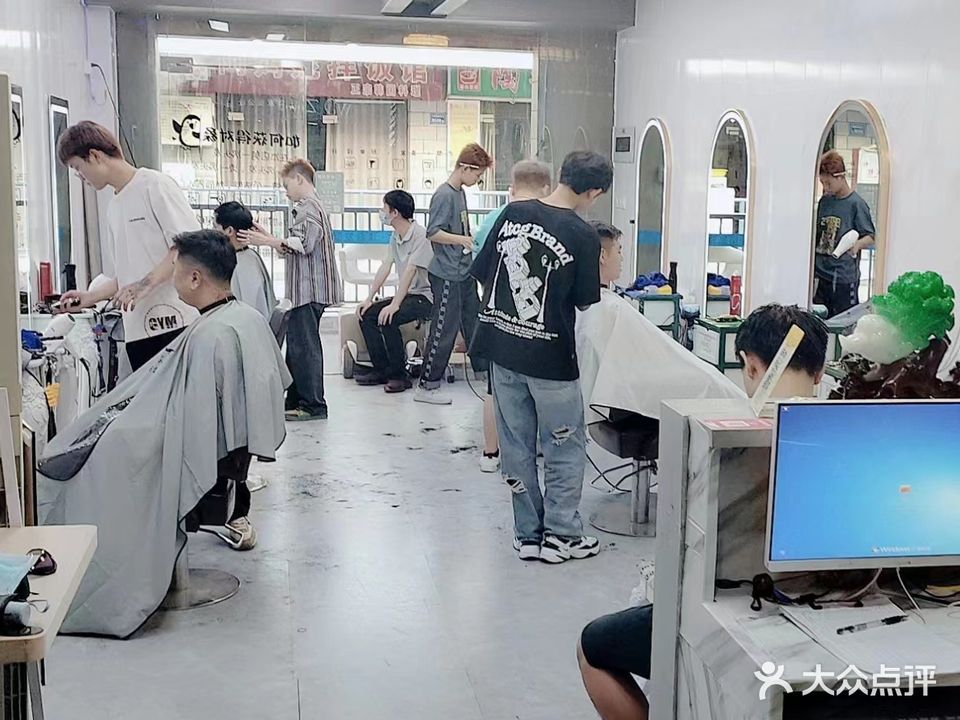 沃兹发型公社5号店(厦大五号店)