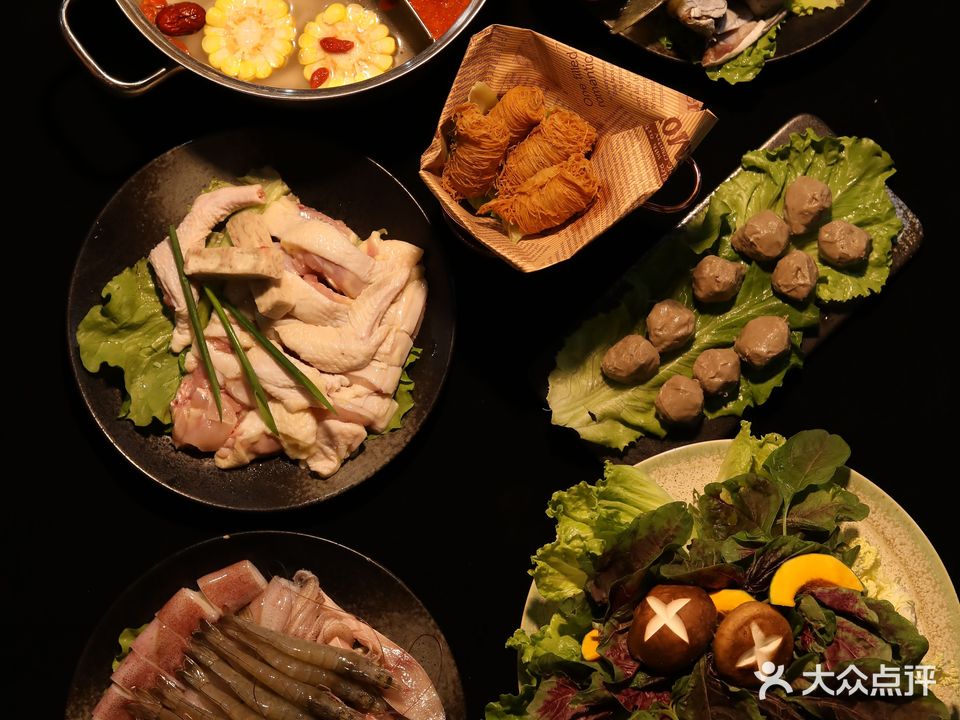 椰居椰子鸡糟粕醋海鲜火锅·烤肉(日月湾店)