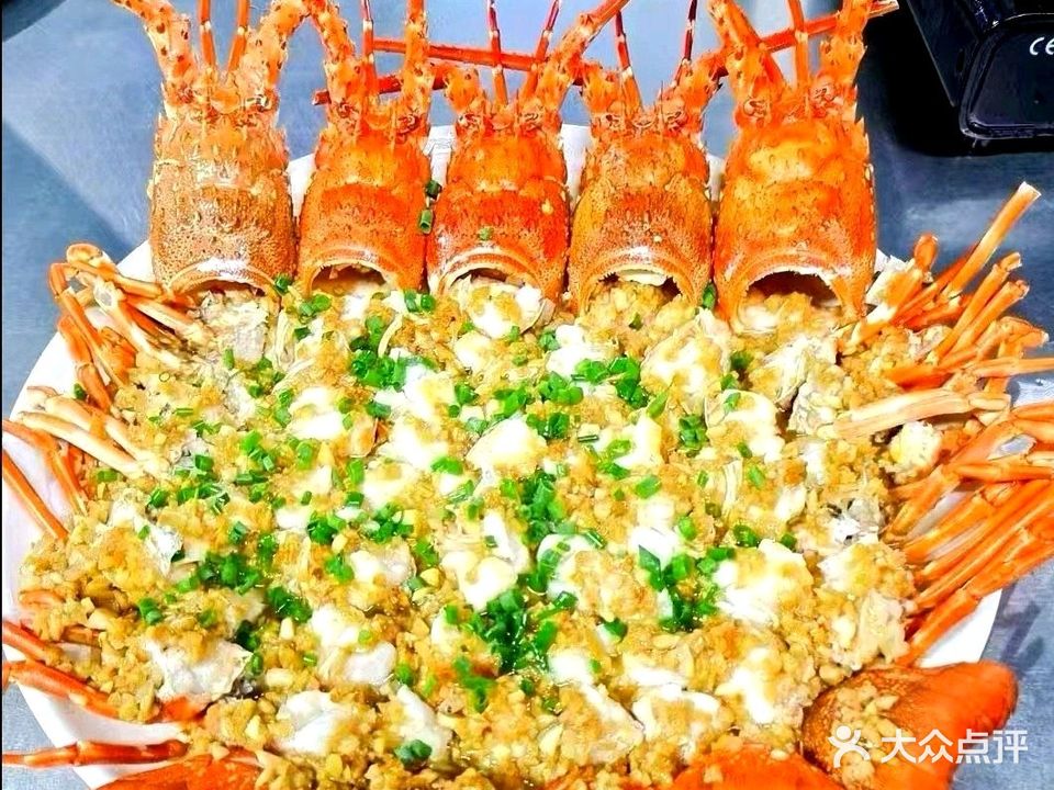 阿霞海鲜老字号(三亚火车头万人海鲜广场店)