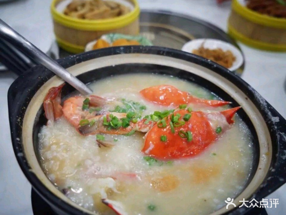 鸿欣海鲜煲仔粥