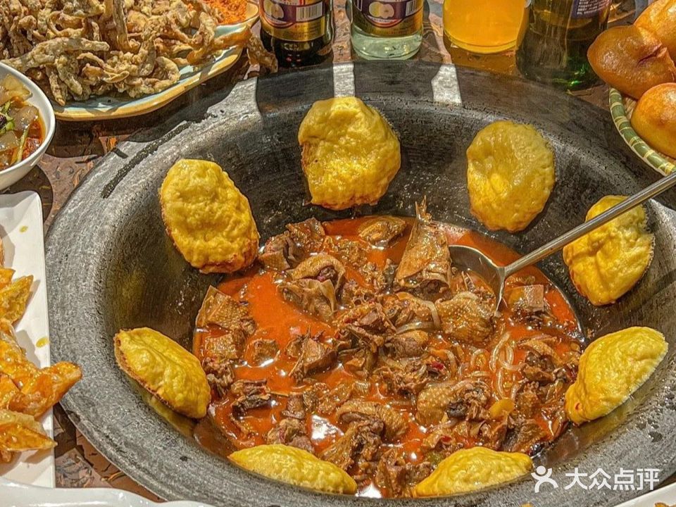 老渔王笨锅炖(东新荣街店)