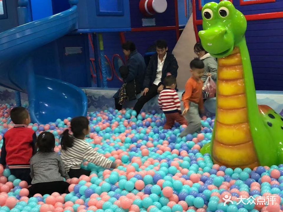 凯洁诺儿童淘气堡(新天地商厦店)