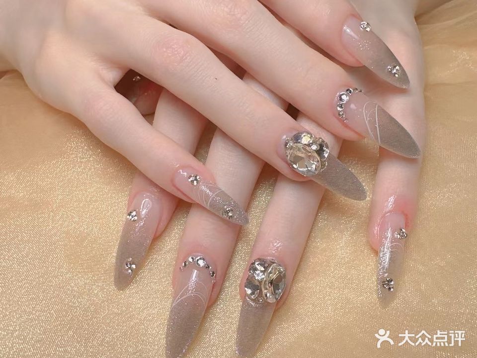 丽人纺美甲美睫