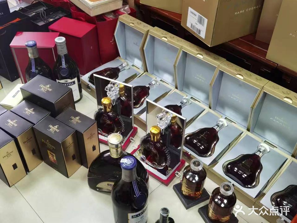 鑫盛源烟酒行回收老礼品